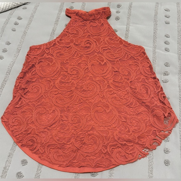 RUE 21 salmon color lace juniors tank top. - Picture 1 of 3